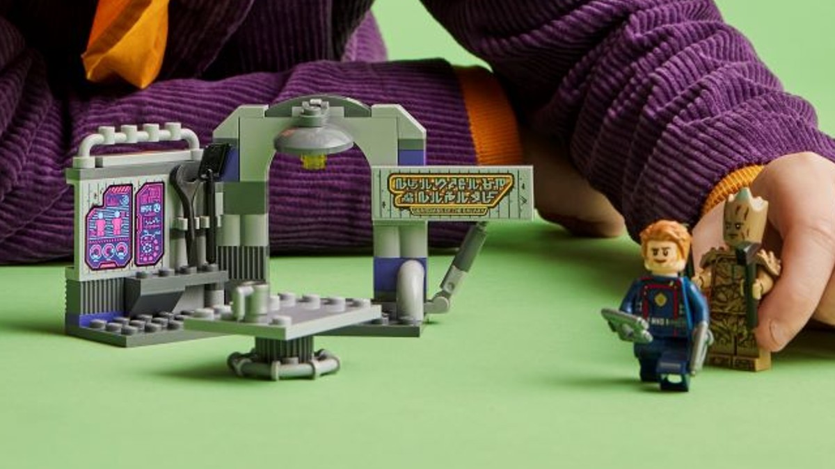 LEGO Marvel 76253 Guardians of the Galaxy Headquarters has a meta reference