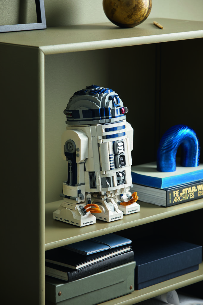 LEGO Star Wars 75308 R2 D2 11