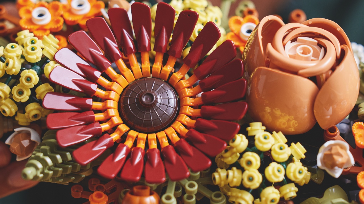 WATCH: LEGO Dried Flower Centrepiece is releasing way too early
