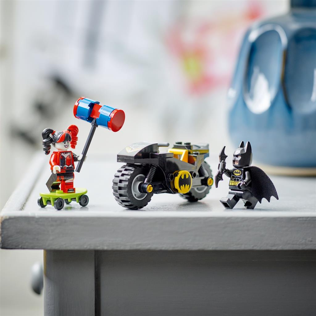 LEGO DC 76220 Batman versus Harley Quinn 7