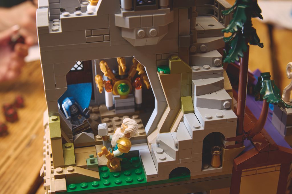 LEGO Ideas 21348 Dungeons Dragons Red Dragons Tale 36 1024x683