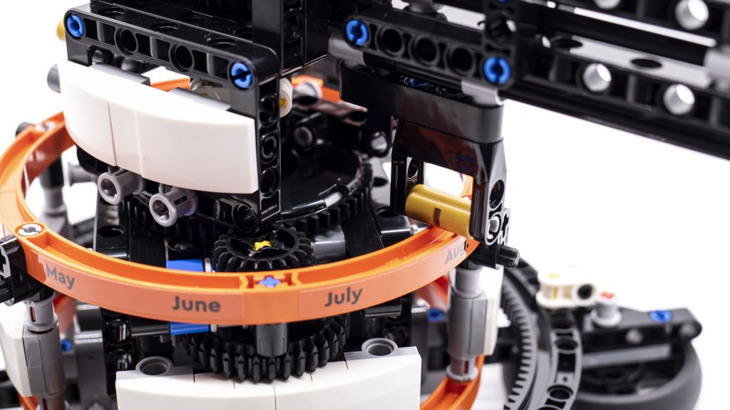 LEGO Technic 42179 Planet Earth and Moon in Orbit 17 1024x576