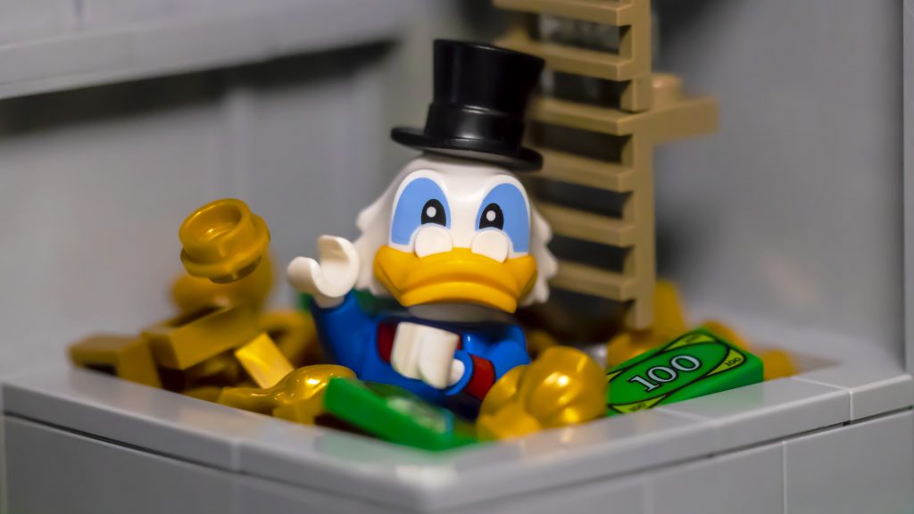 LEGO Disney Collectible Minifigures vignettes: Scrooge McDuck