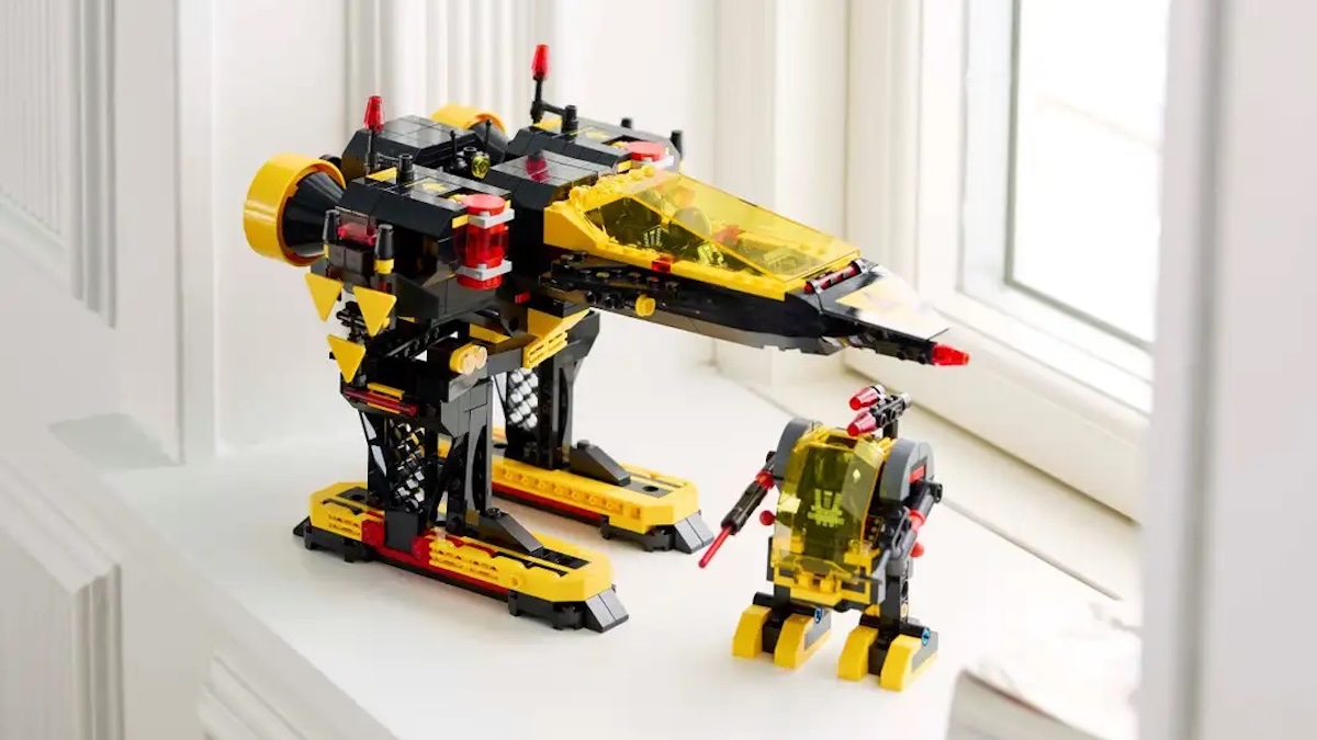 Alternate building instructions for LEGO Icons Blacktron Renegade available