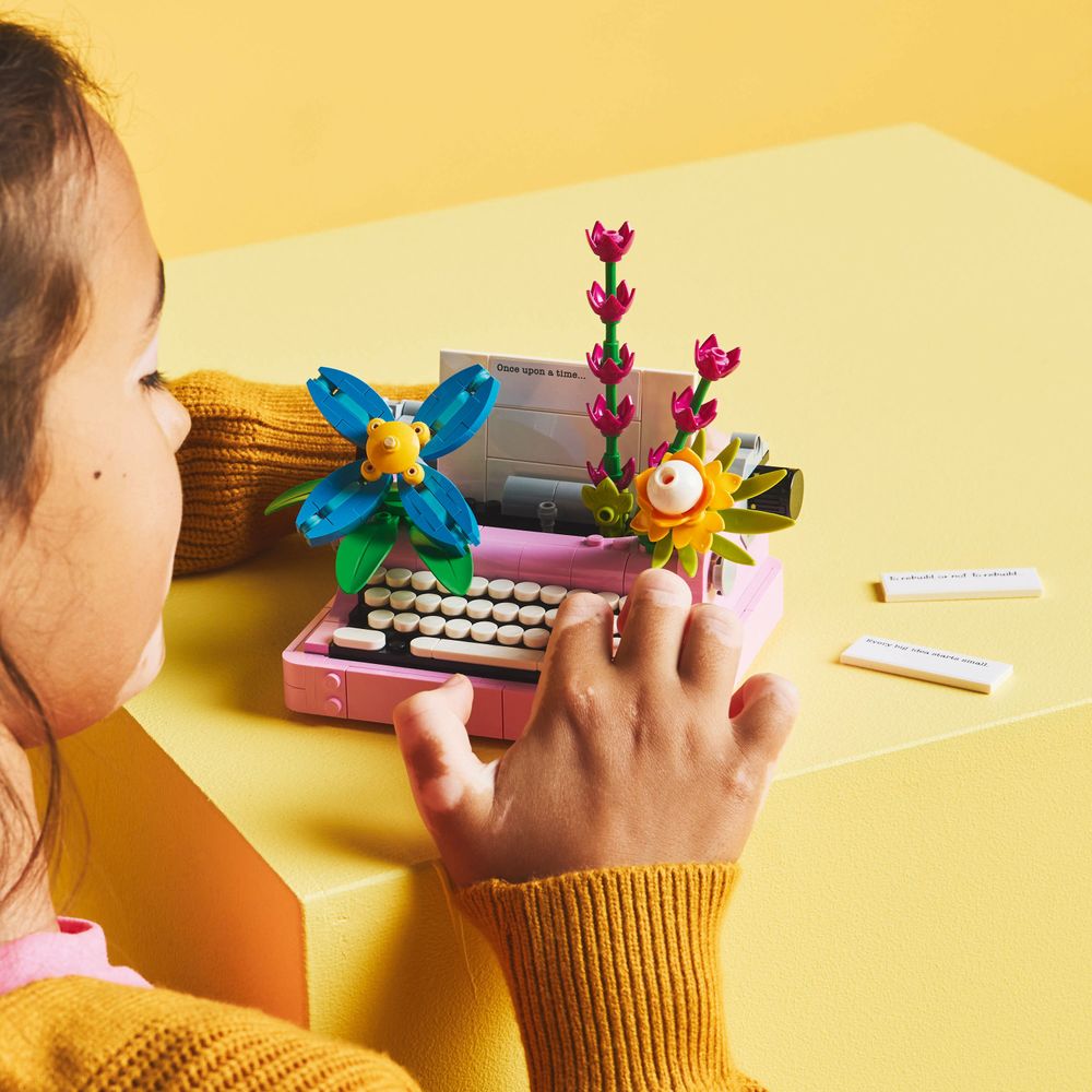 LEGO Creator 3 in 1 31169 Typewriter With Flowers 3