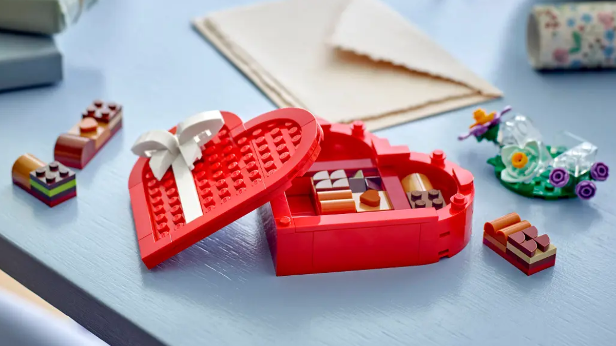 Last chance for LEGO Valentine’s Day Box GWP in the US