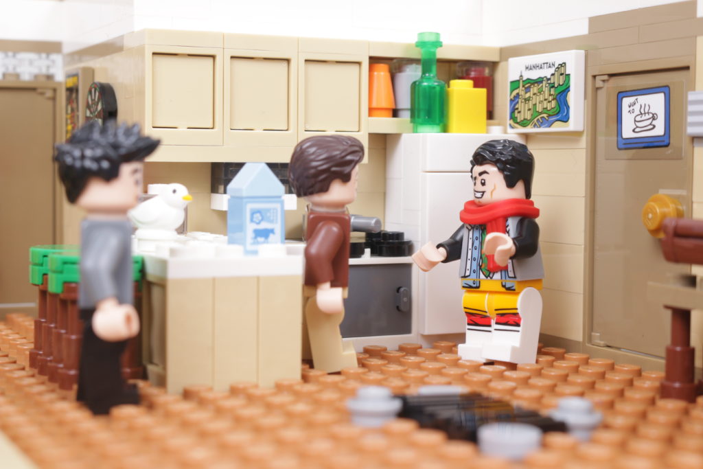 LEGO Creator Expert 10292 Friends Apartments review 29