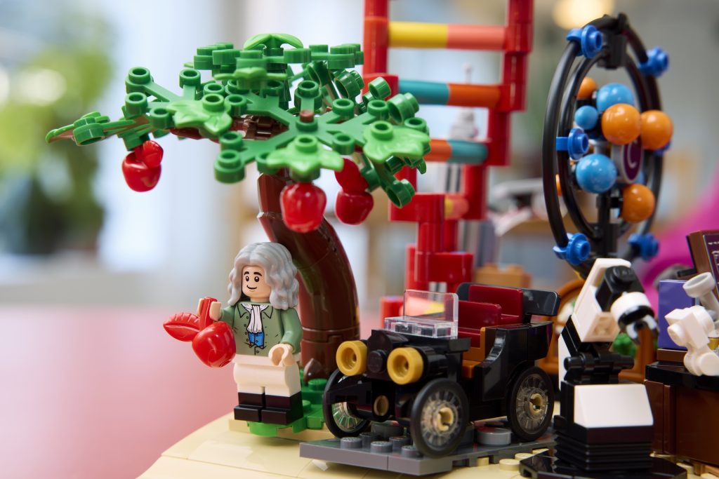 LEGO Ideas 21355 The Evolution of STEM 11 1024x683