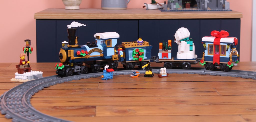 LEGO Winter Village 10361 Holiday Express Train review 30 1024x490