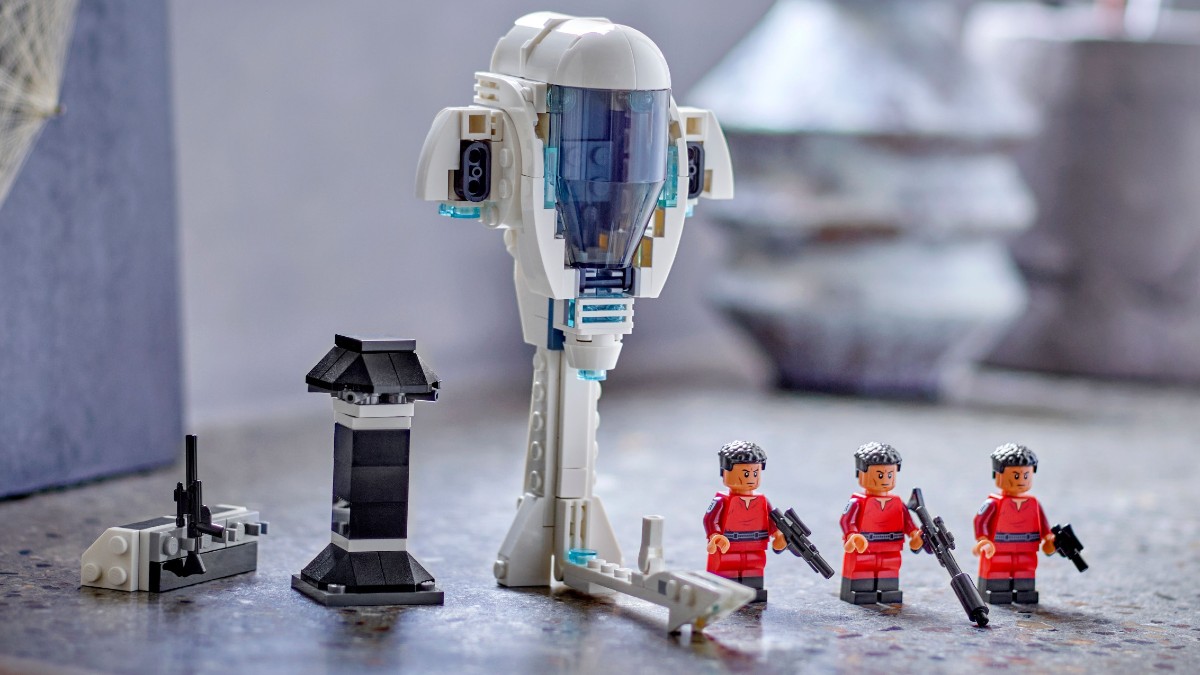 The best LEGO Star Wars GWP in years is back worldwide