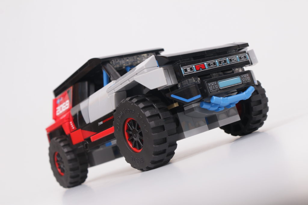 LEGO Speed Champions 76905 Ford GT Heritage Edition and Bronco R review 43