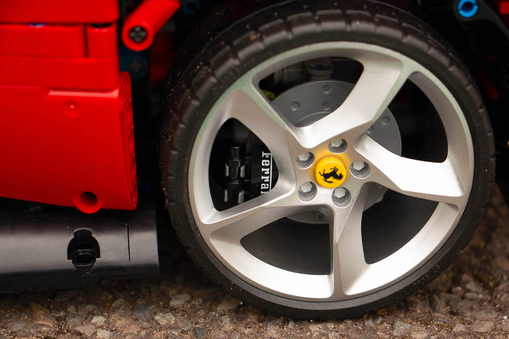 LEGO Technic 42143 Ferrari Daytona SP3 4
