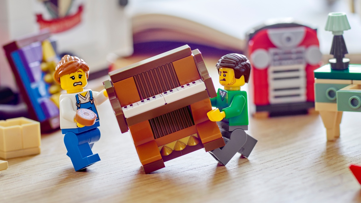 LEGO Icons 10312 Jazz Club’s GWP is out now