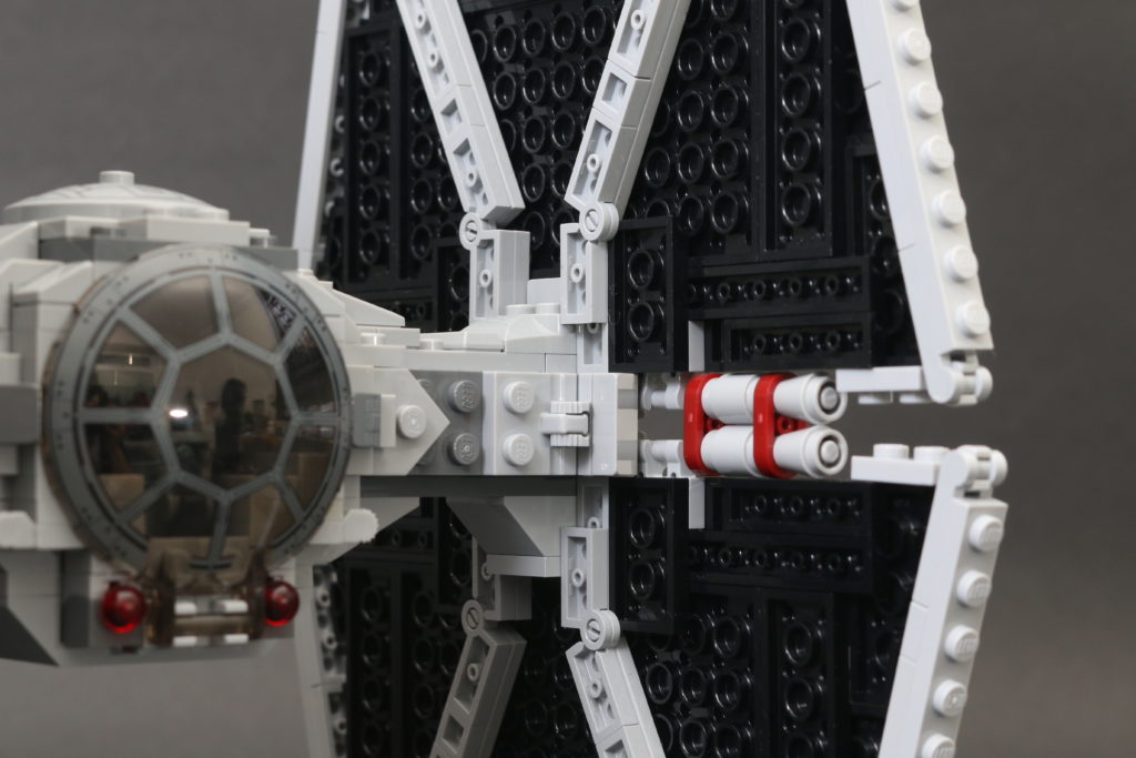 Build a LEGO Mandalorian Outland folding TIE Fighter 49 1