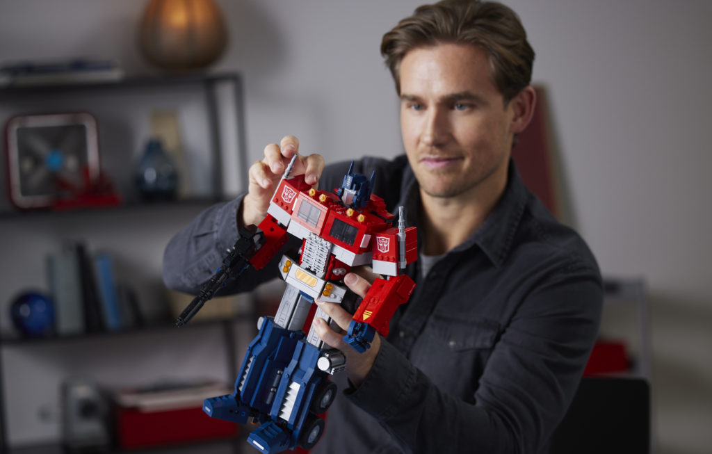 LEGO Transformers 10302 Optimus Prime 5 1024x653