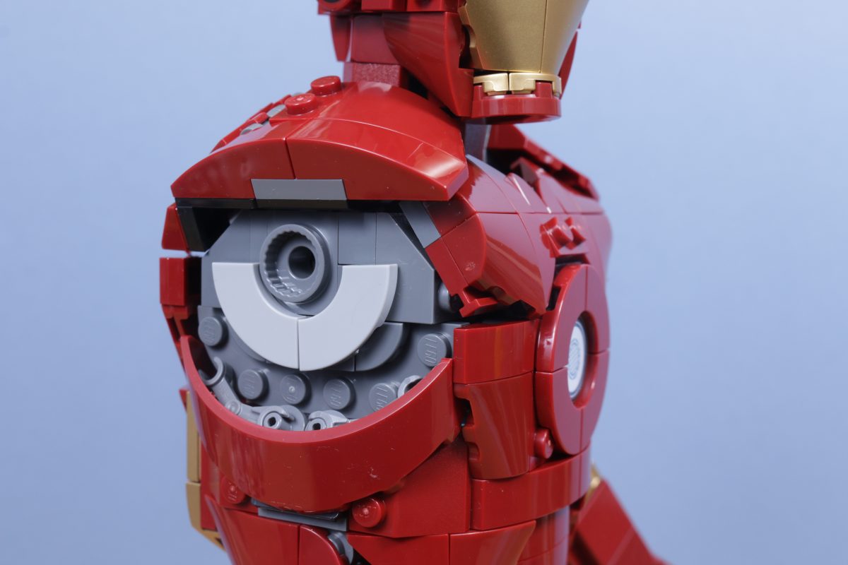 LEGO Marvel 76344 Iron Man Mark 3 Collectors Edition review 74 1200x800