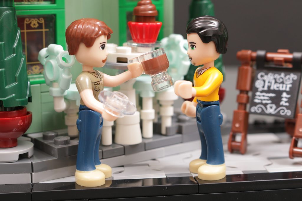 LEGO Icons 10362 French Cafe with Mini dolls 10 1024x683