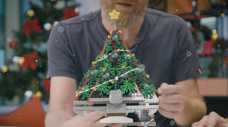 Decorate your LEGO Star Wars fighters for Christmas with LEGO designers