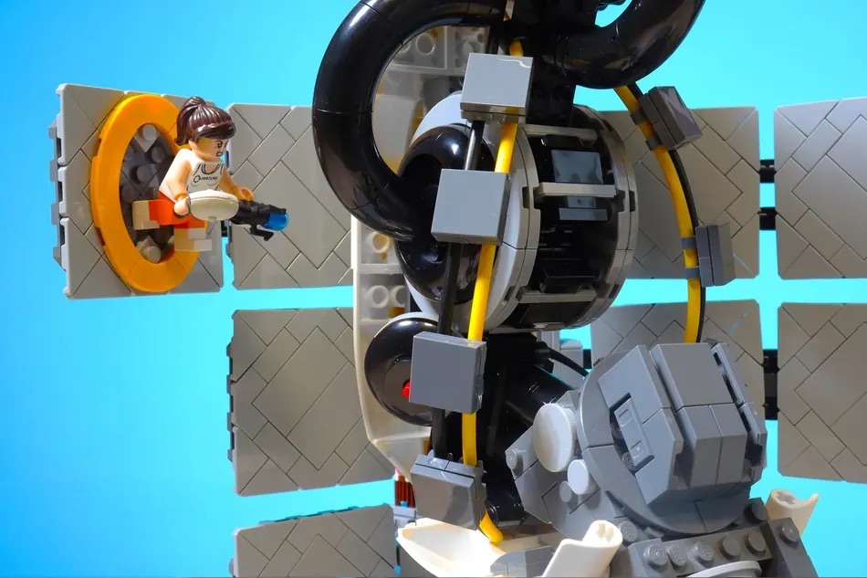 LEGO Ideas GLaDOS From Portal 2 7