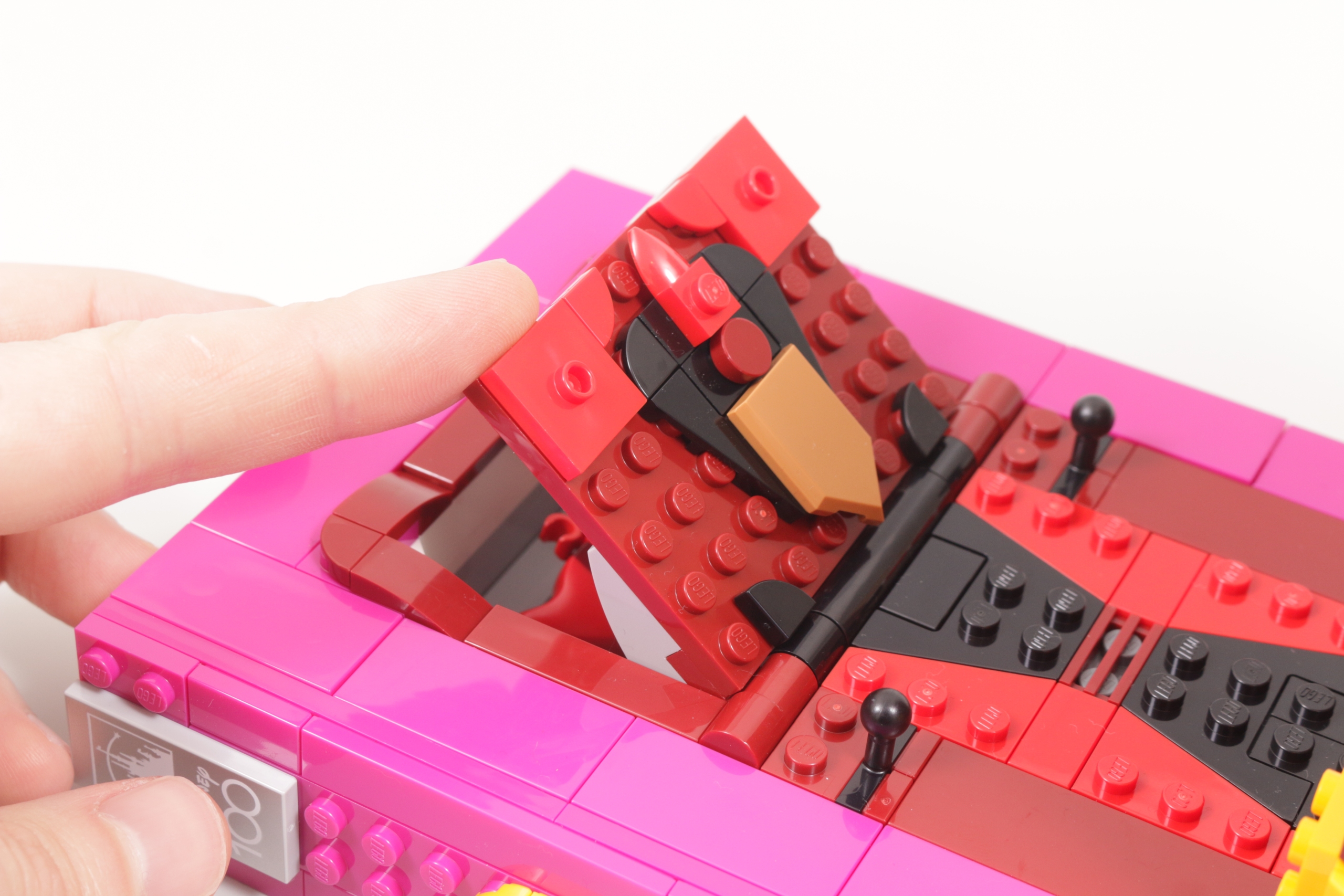 LEGO Disney 100 43227 Villain Icons review 22 scaled