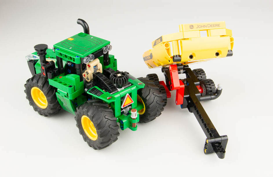 LEGO Technic 42136 John Deere 9620R 4WD Tractor 26
