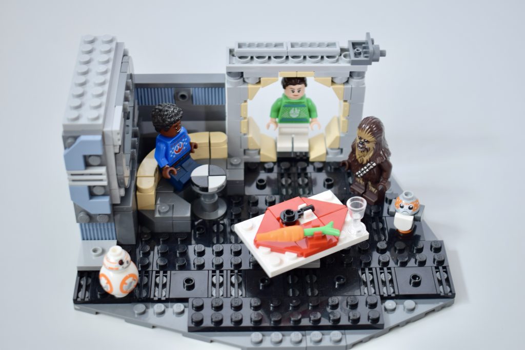 LEGO Star Wars 40658 Millennium Falcon Holiday Diorama Review 32 1024x683