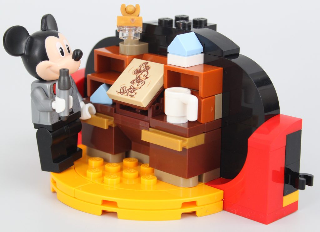 LEGO Disney 40600 Disney 100 Years Celebration review 23 1024x742