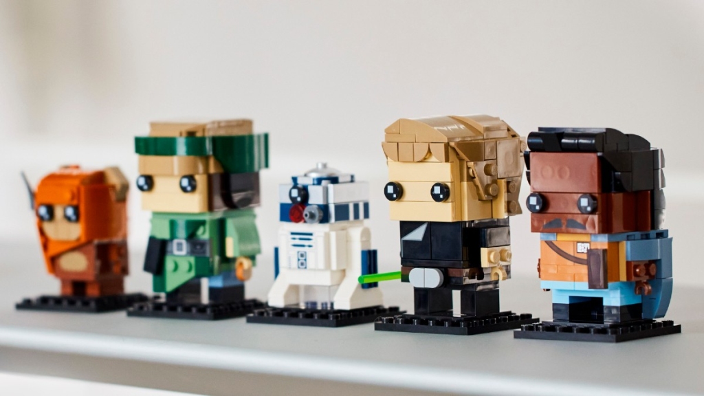 LEGO Star Wars 40623 Endor Heroes brickheadz lifestyle featured 1024x576