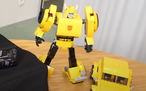 lego 10338 bumblebee prototype mech