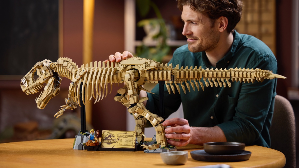 LEGO Jurassic Park Tyrannosaurus rex is well-researched