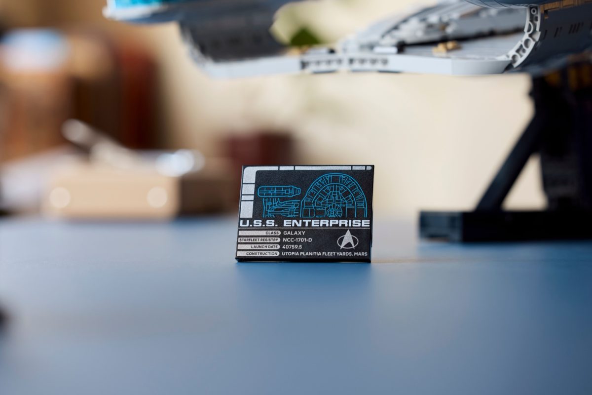 LEGO Icons 10365 U.S.S. Enterprise NCC 1701 D 17 1200x800