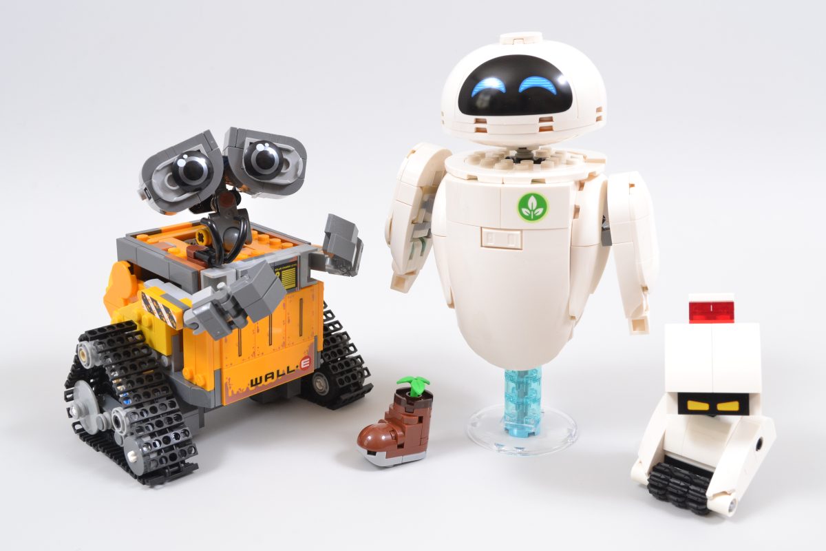 LEGO Disney 43279 WALL E and EVE 1 1200x800