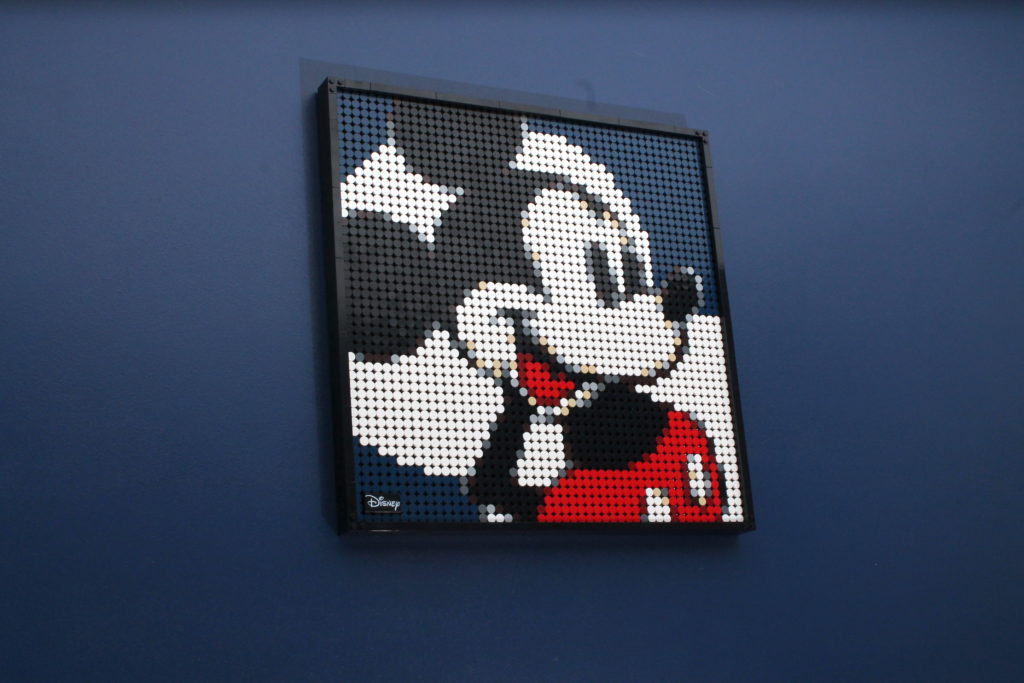 LEGO Art 21302 Disneys Mickey Mouse Review 10