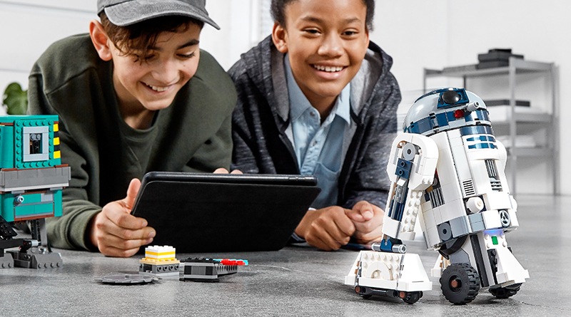 LEGO Star Wars BOOST 75253 Droid Commander available now