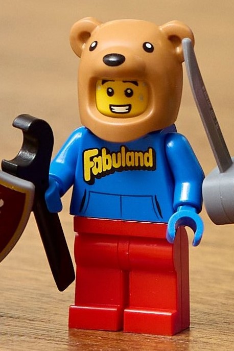 LEGO Ideas 21358 fabuland bear cosplayer