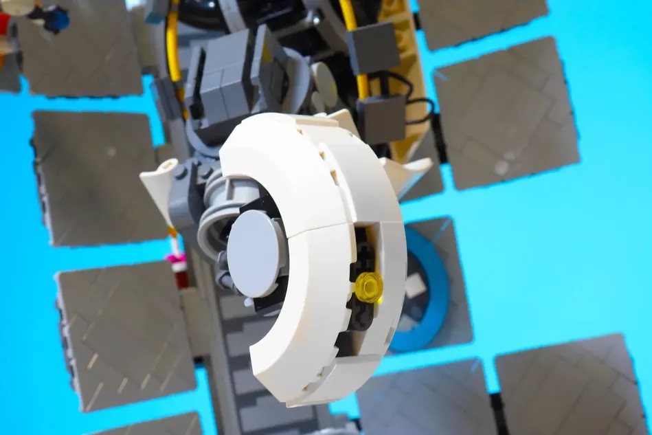 LEGO Ideas GLaDOS From Portal 2 5