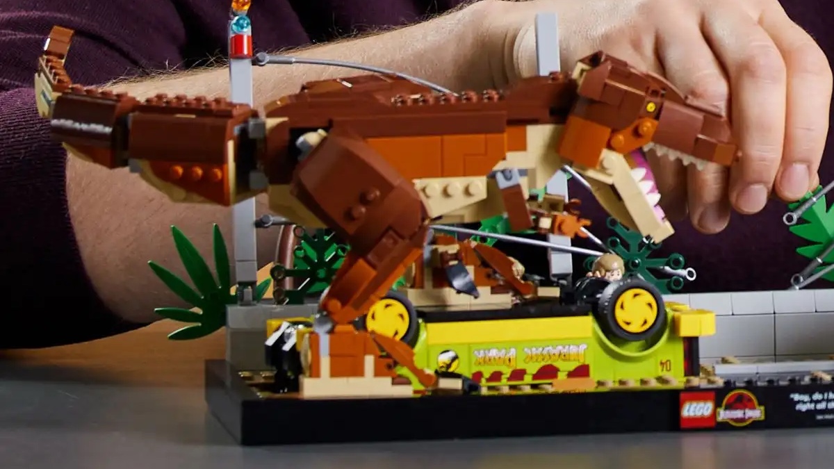 Surprise LEGO Jurassic World 2024 listings point to another brick-built dino