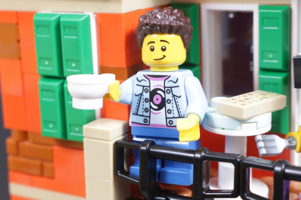 LEGO Ideas 21359 Italian Riviera review 71 1024x683