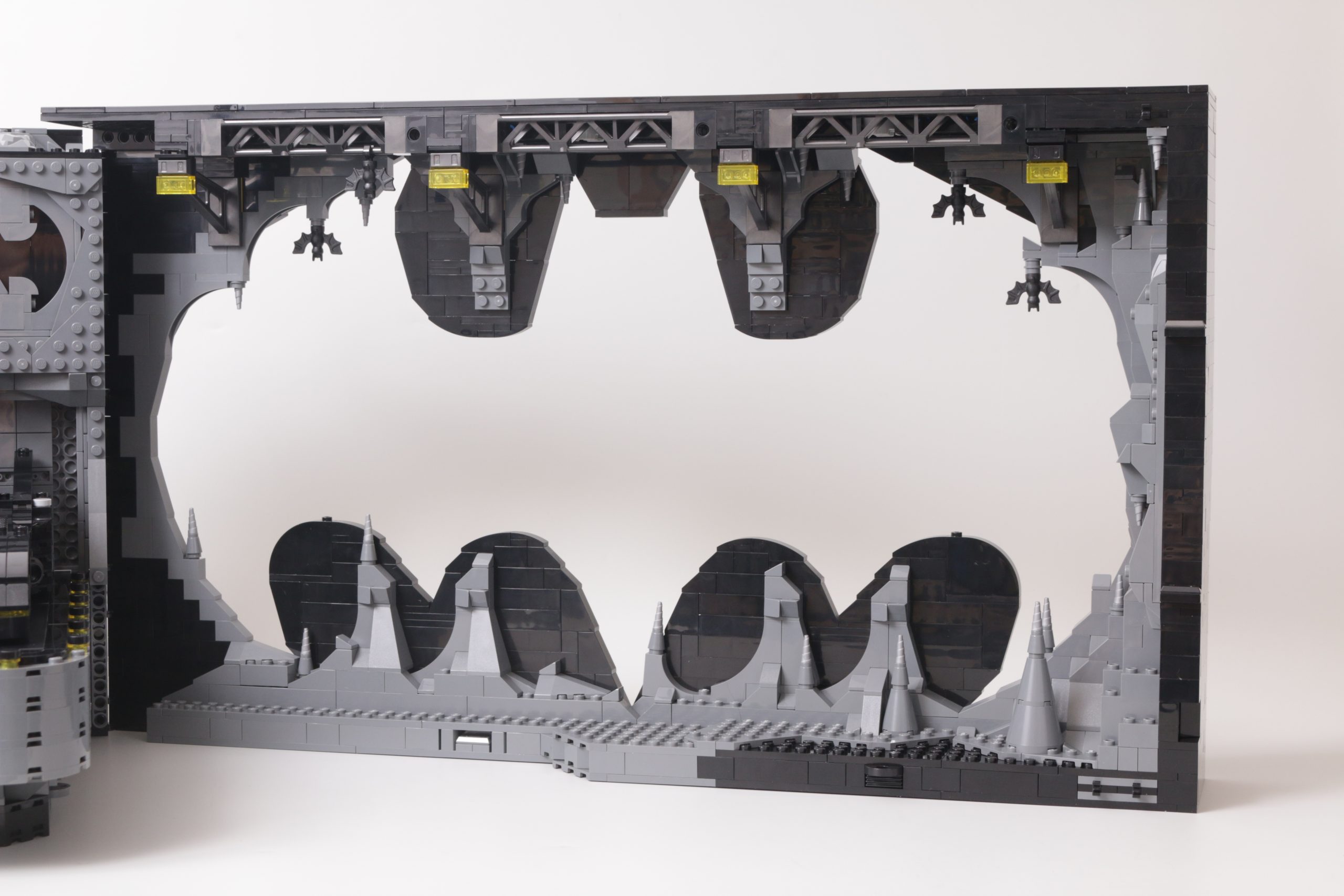 LEGO Batman 76252 Batcave – Shadow Box review 10 scaled