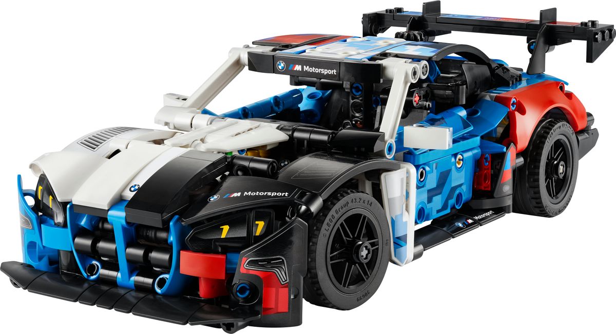 LEGO Technic 42226 BMW M4 GT3 EVO 3