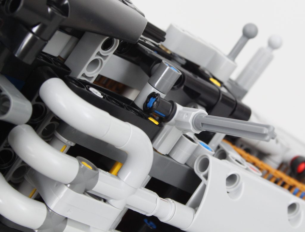 LEGO Technic 42159 Yamaha MT 10 SP review 34 1024x780