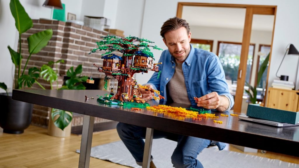 LEGO Ideas 21318 Tree House featured resized 2 1024x576