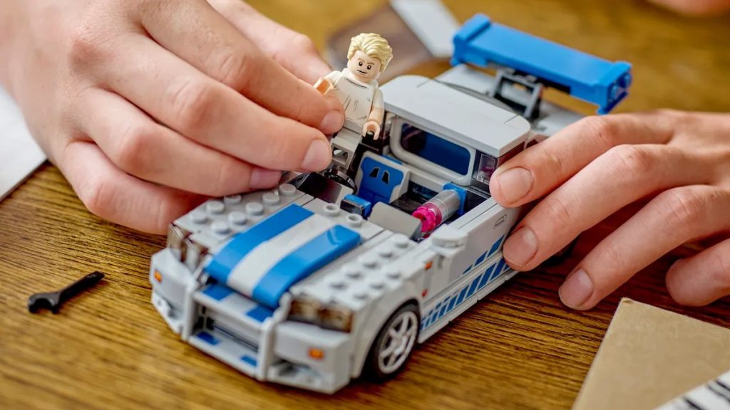 LEGO Speed Champions 76917 2 Fast 2 Furious Nissan Skyline GT R R34 lifestyle 1 featured 1024x576