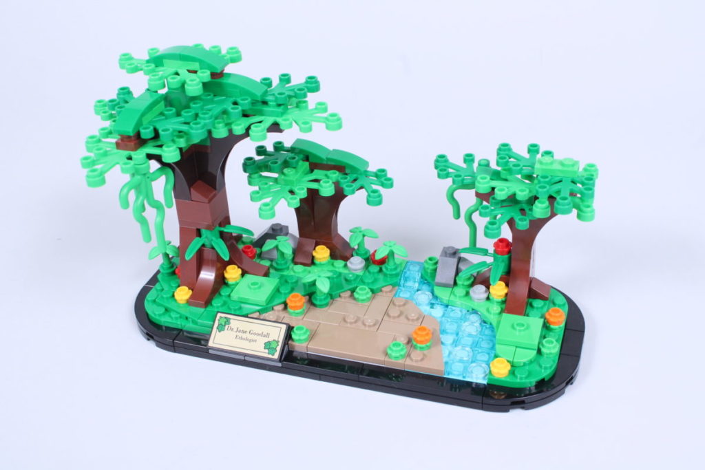 LEGO 40530 Jane Goodall Tribute GWP set review chimps 05 1024x683