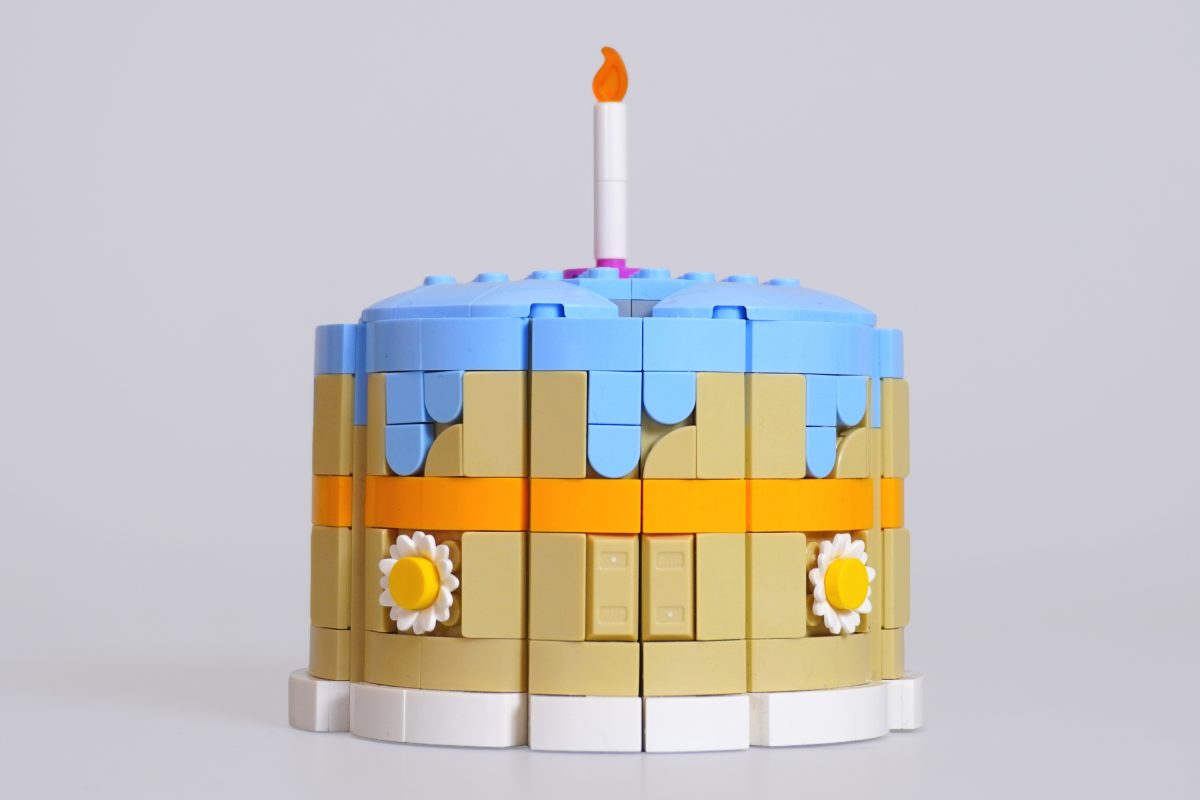 LEGO Disney 43305 Piglets Birthday Fun review 06 1200x800