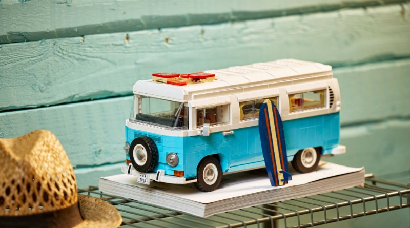 How LEGO upgraded from 10220 Volkswagen T1 Camper Van to 10279 Volkswagen T2 Camper Van