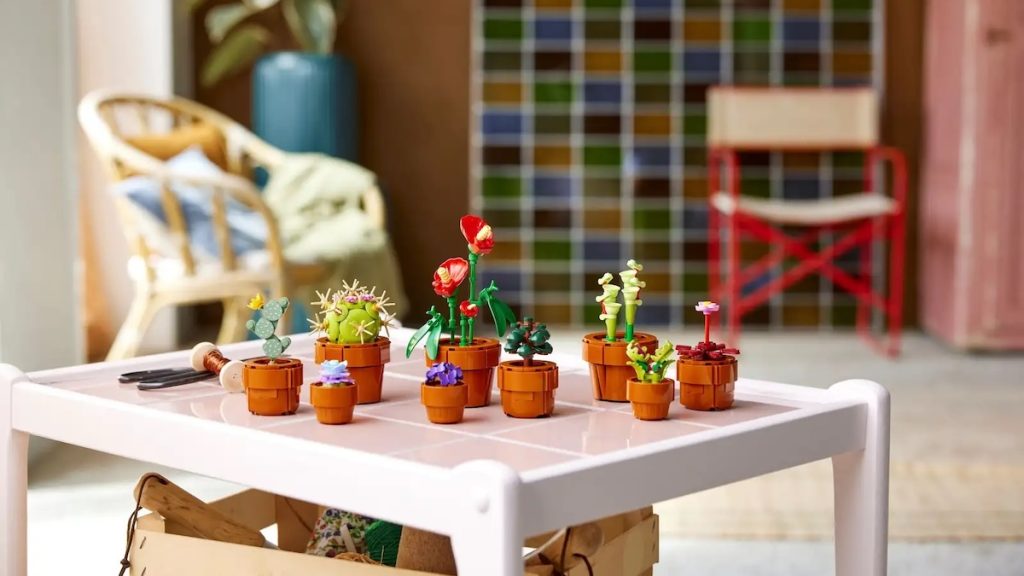 LEGO Icons 10329 Tiny Plants Lifestyle featured 1024x576