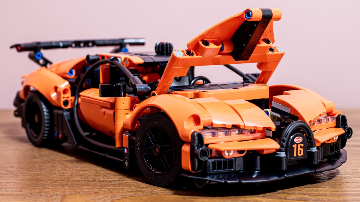 LEGO Technic 42222 Bugatti Chiron Pur Sport Hypercar 8 1200x675