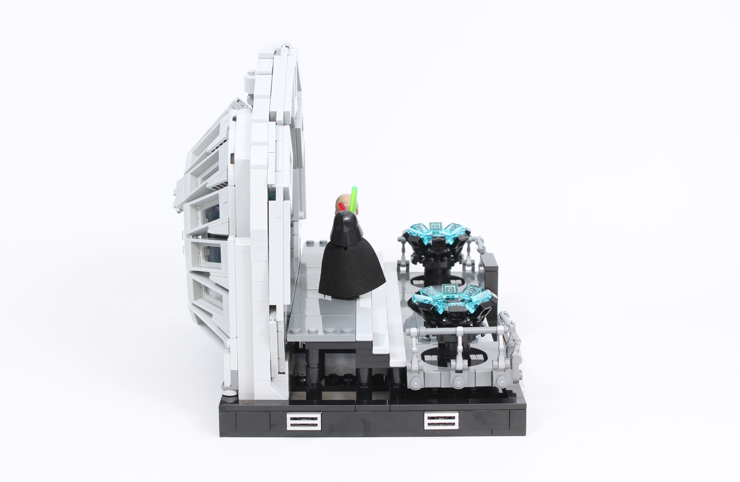 LEGO Star Wars 75352 Emperors Throne Room Diorama review 3 scaled