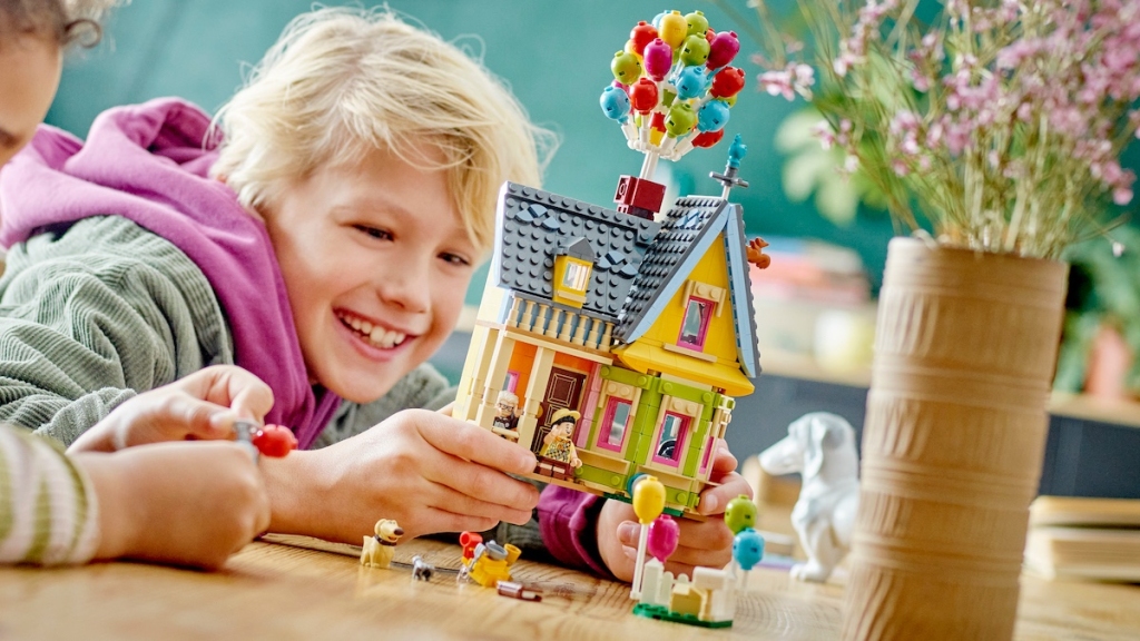 LEGO Disney 43217 Up House featured 2 1024x576